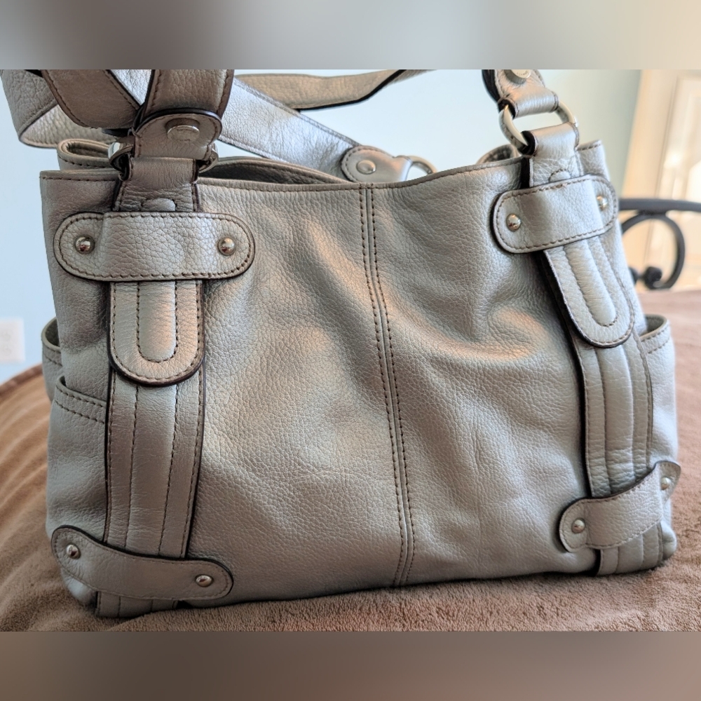 Tignanello Silver Metallic Italian Leather Handbag Shoulder Bag Like New Cond - Picture 2 of 9